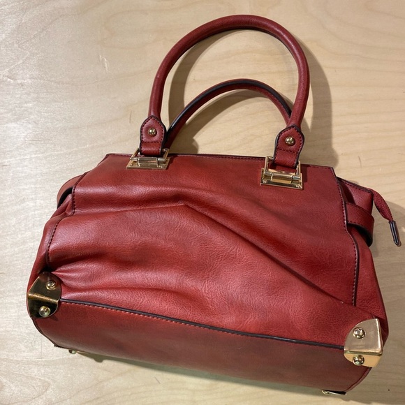 Mia M. Farrow Collection Elegant Red Handbag with Gold Accents (LD) - Picture 8 of 14